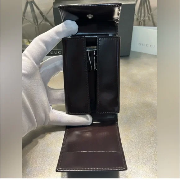 GUCCI *KEY HOLDER & WALLET Unisex w/ box LIKE NEW Burgundy color